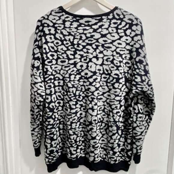 (7) - Nina Leonard Leopard Print Silver Metallic Knit Crewneck Sweater 2X - Picture 5 of 9